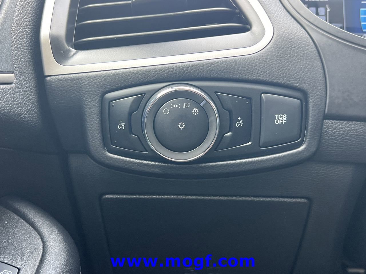 Certified 2024 Ford Edge SEL image 19