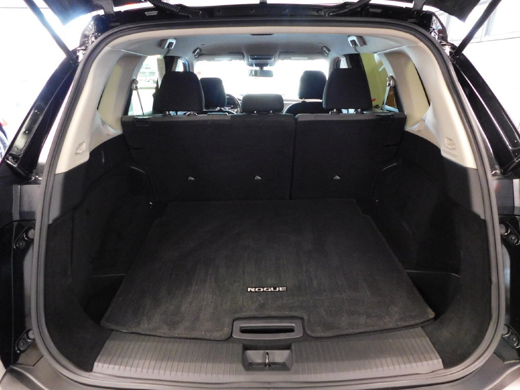 Used 2023 Nissan Rogue SV FWD image 33