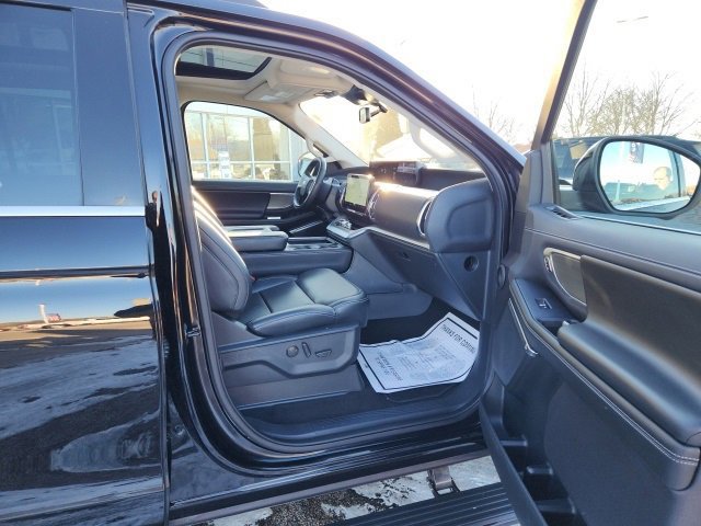 Certified 2025 Ford Expedition Max Platinum image 26