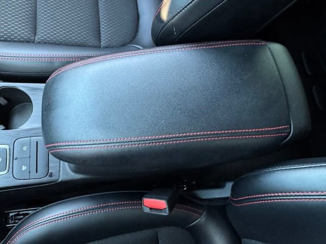 Certified 2025 Ford Escape ST-Line Select AWD/4WD image 18