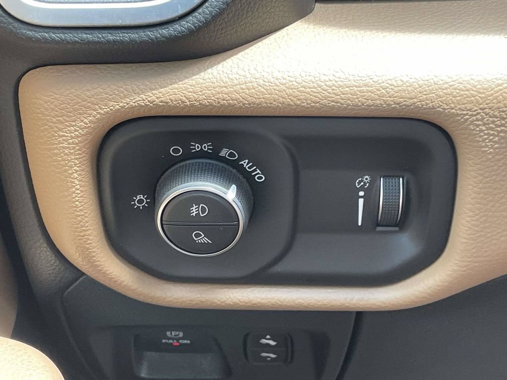 Used 2020 RAM 1500 Big Horn AWD/4WD image 27