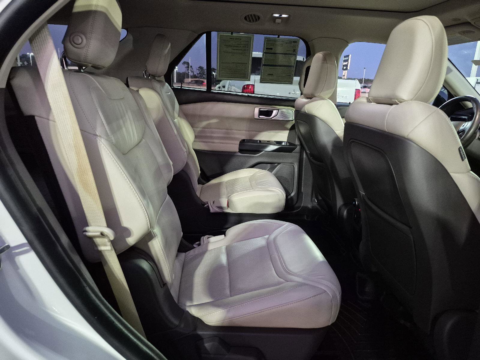 Certified 2020 Ford Explorer Platinum w/ Premium Technology Package image 34