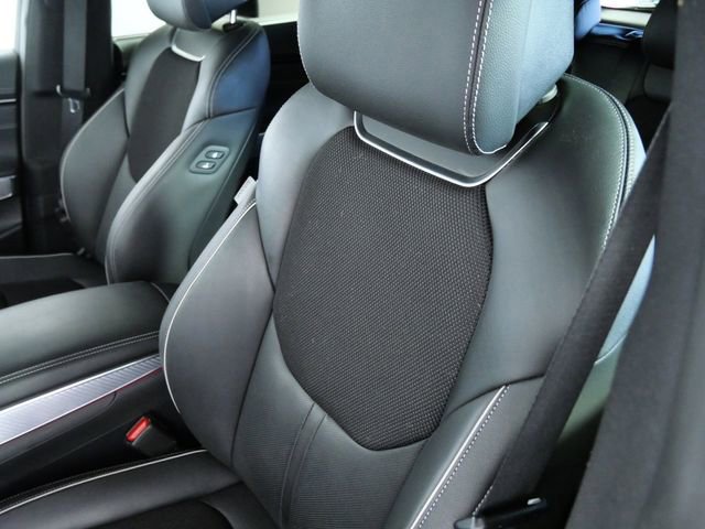 Used 2024 Genesis GV70 2.5T w/ Sport Prestige Package image 17