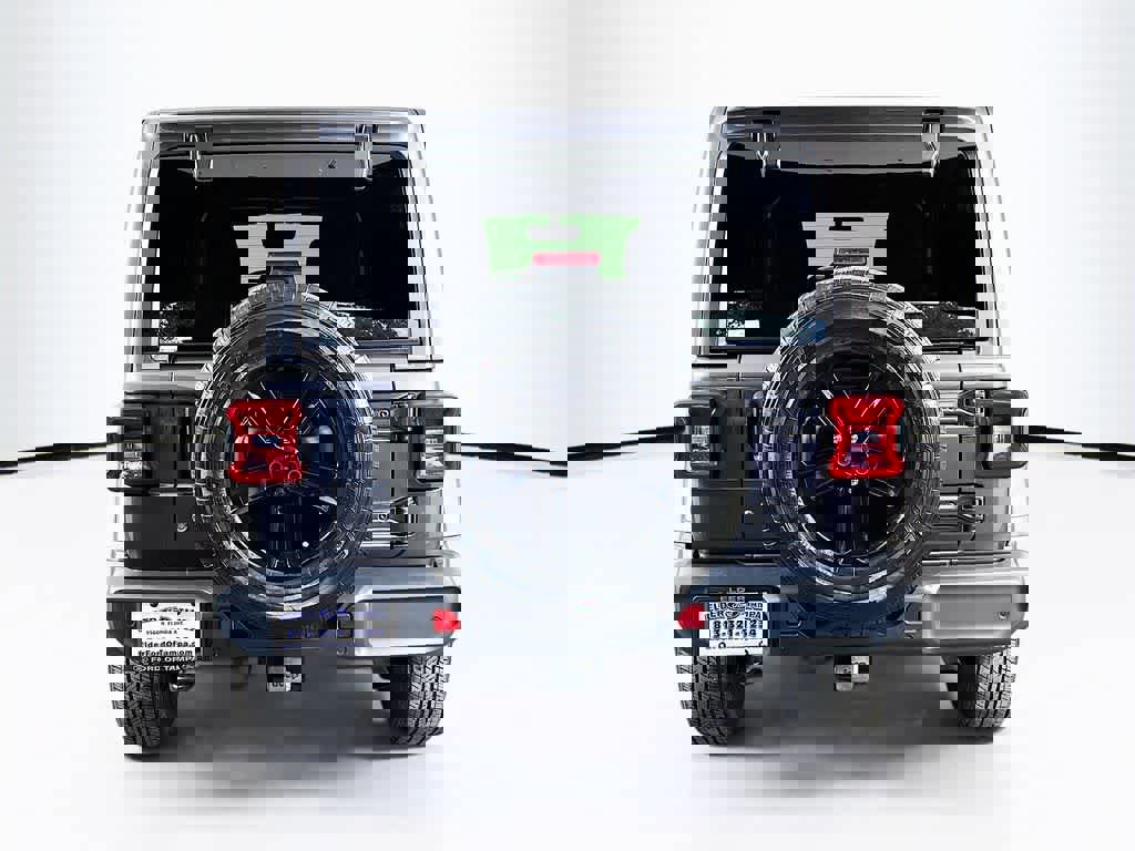 Used 2020 Jeep Wrangler Unlimited Sahara image 4