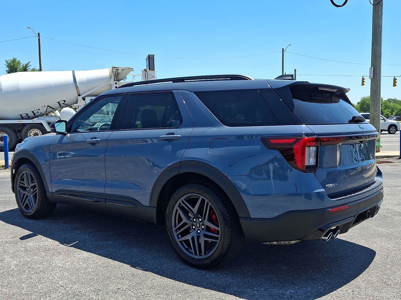 Certified 2025 Ford Explorer ST w/ Sun And Sound Package AWD/4WD image 4