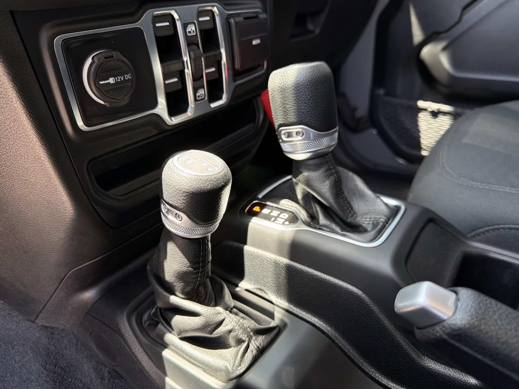 Used 2021 Jeep Gladiator Sport AWD/4WD image 18