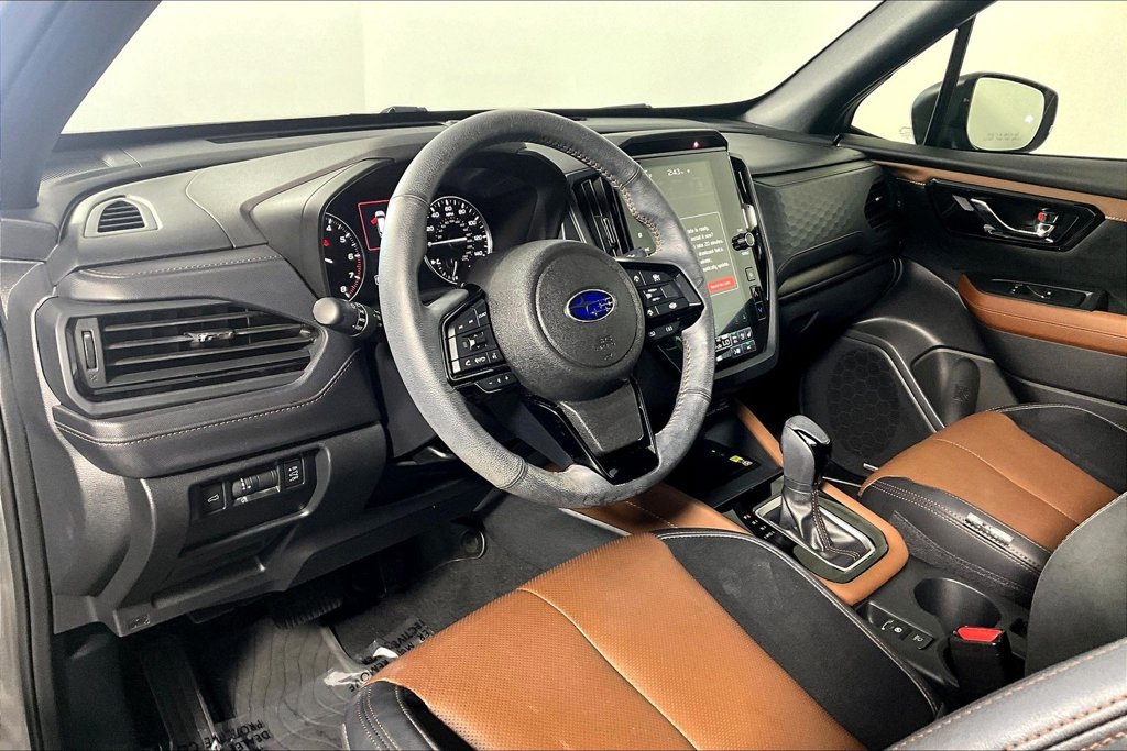 Used 2025 Subaru Forester Touring w/ Popular Package - Touring AWD/4WD image 13