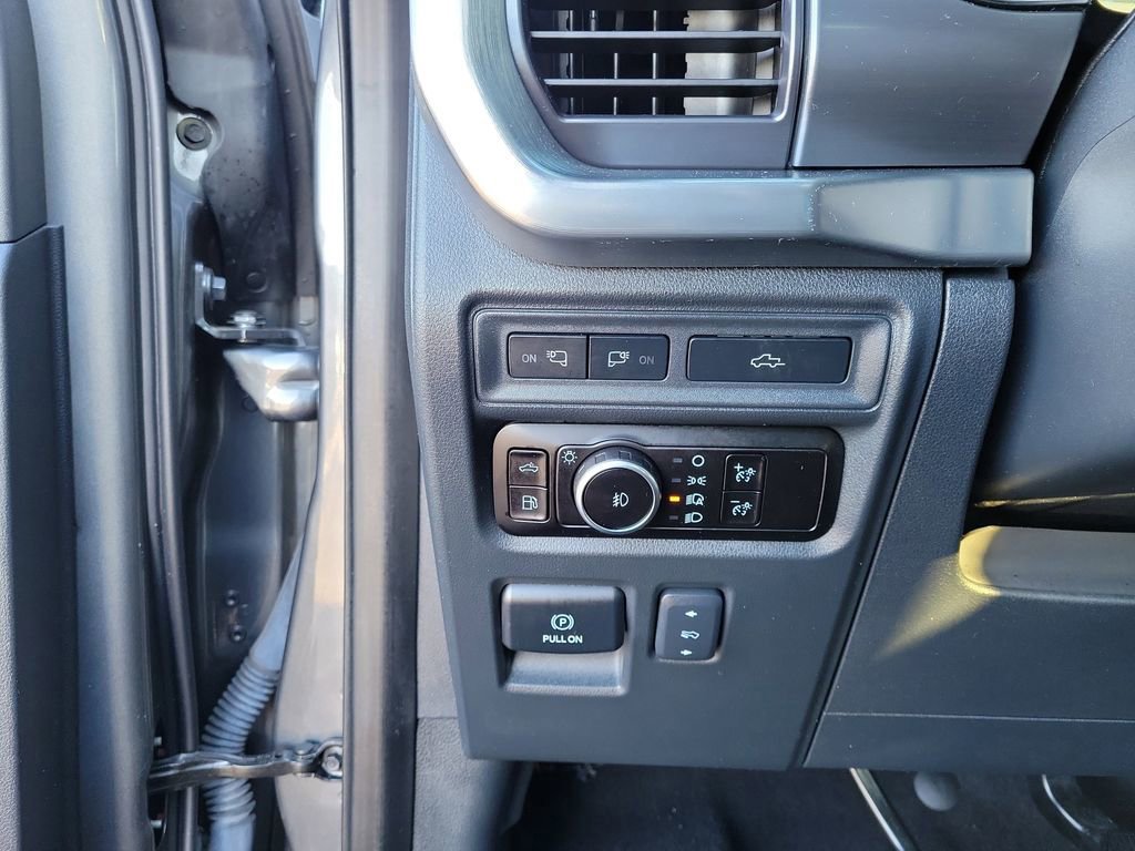 Certified 2023 Ford F150 Lariat w/ Equipment Group 502A High image 21