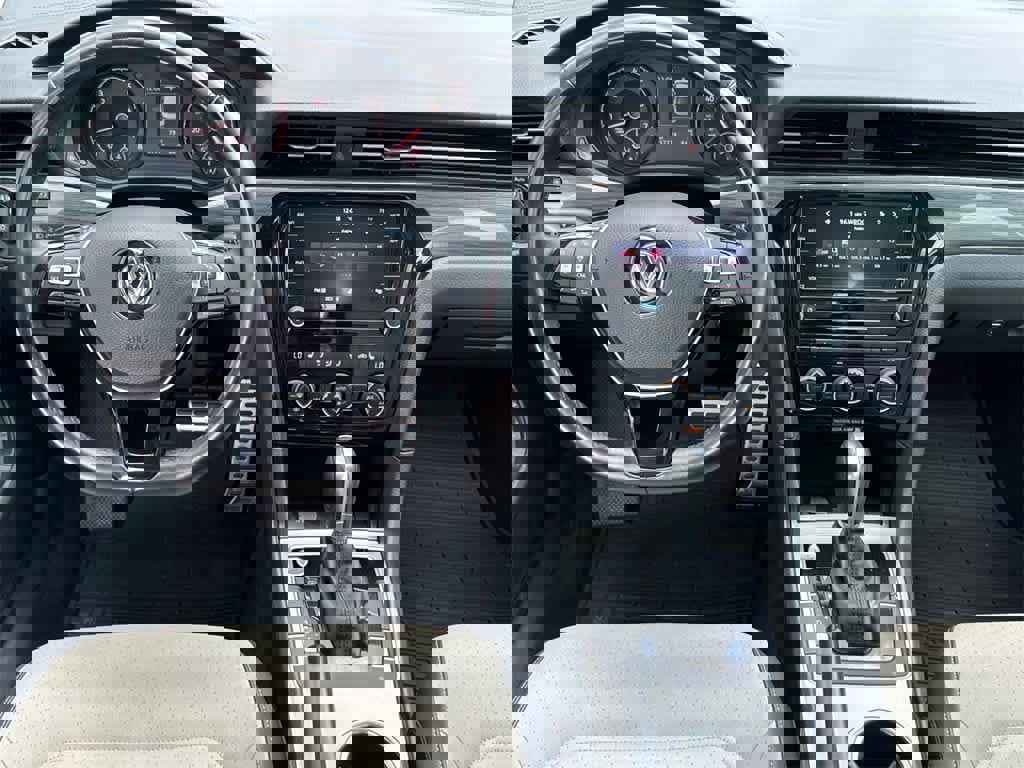 Used 2020 Volkswagen Passat 2.0T R-Line image 19