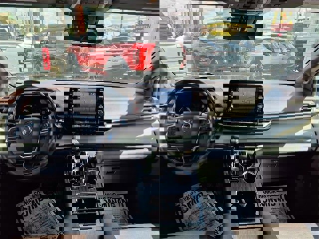 Used 2023 Toyota Sienna Platinum image 15