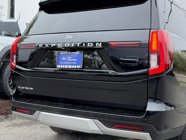Certified 2025 Ford Expedition Platinum image 38