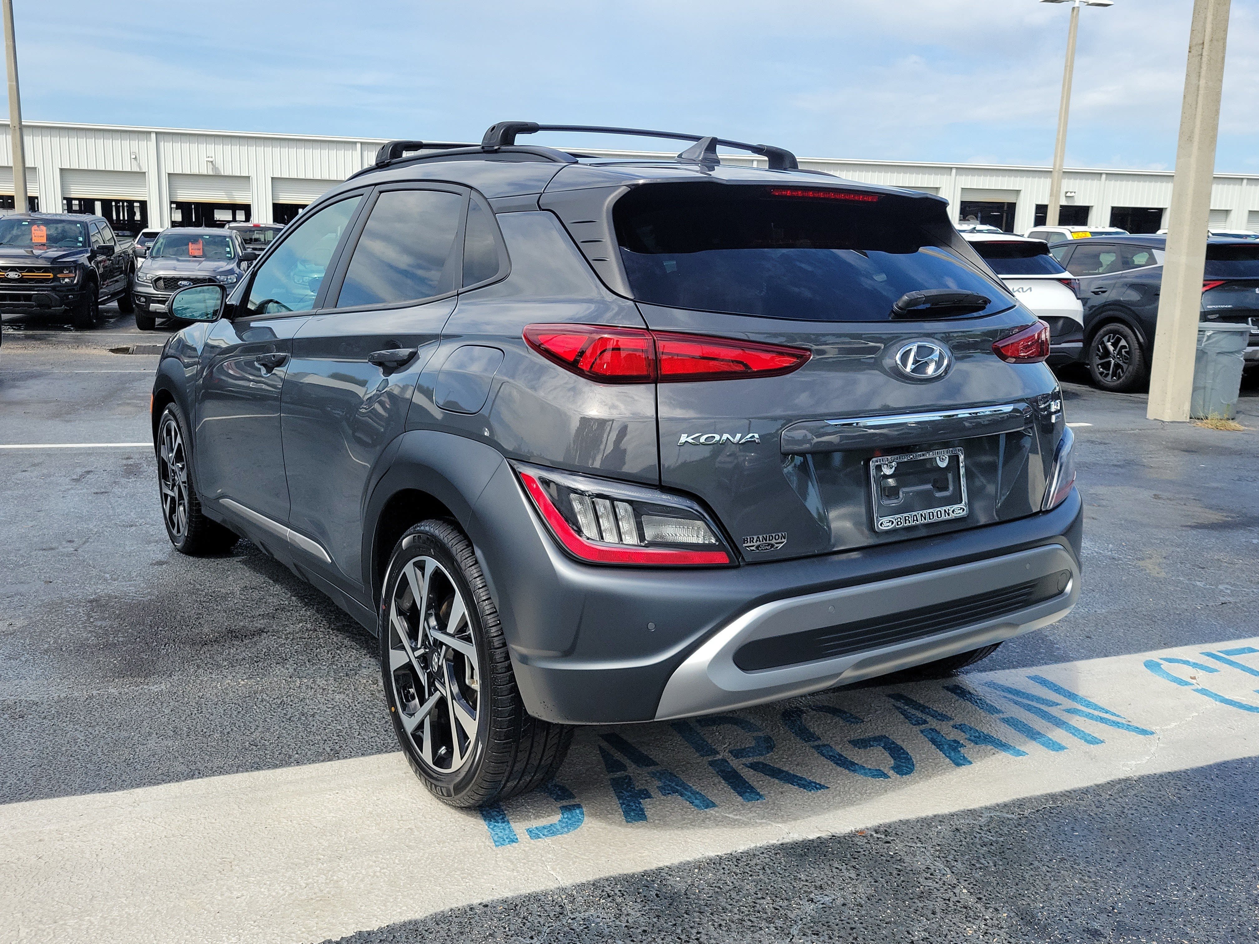 Used 2023 Hyundai Kona Limited AWD/4WD image 7
