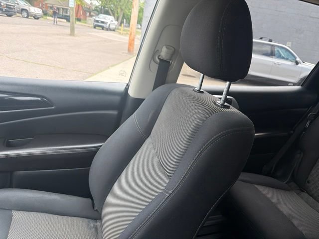 Used 2019 Nissan Pathfinder S AWD/4WD image 33