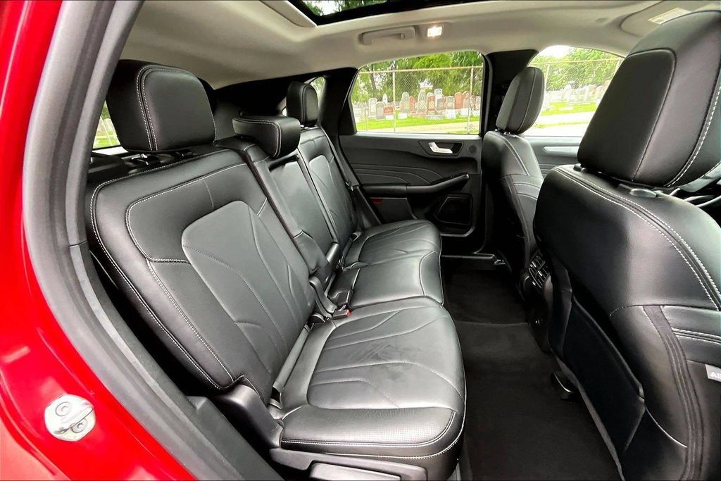 Certified 2025 Ford Escape SE w/ PHEV Premium Package FWD image 26