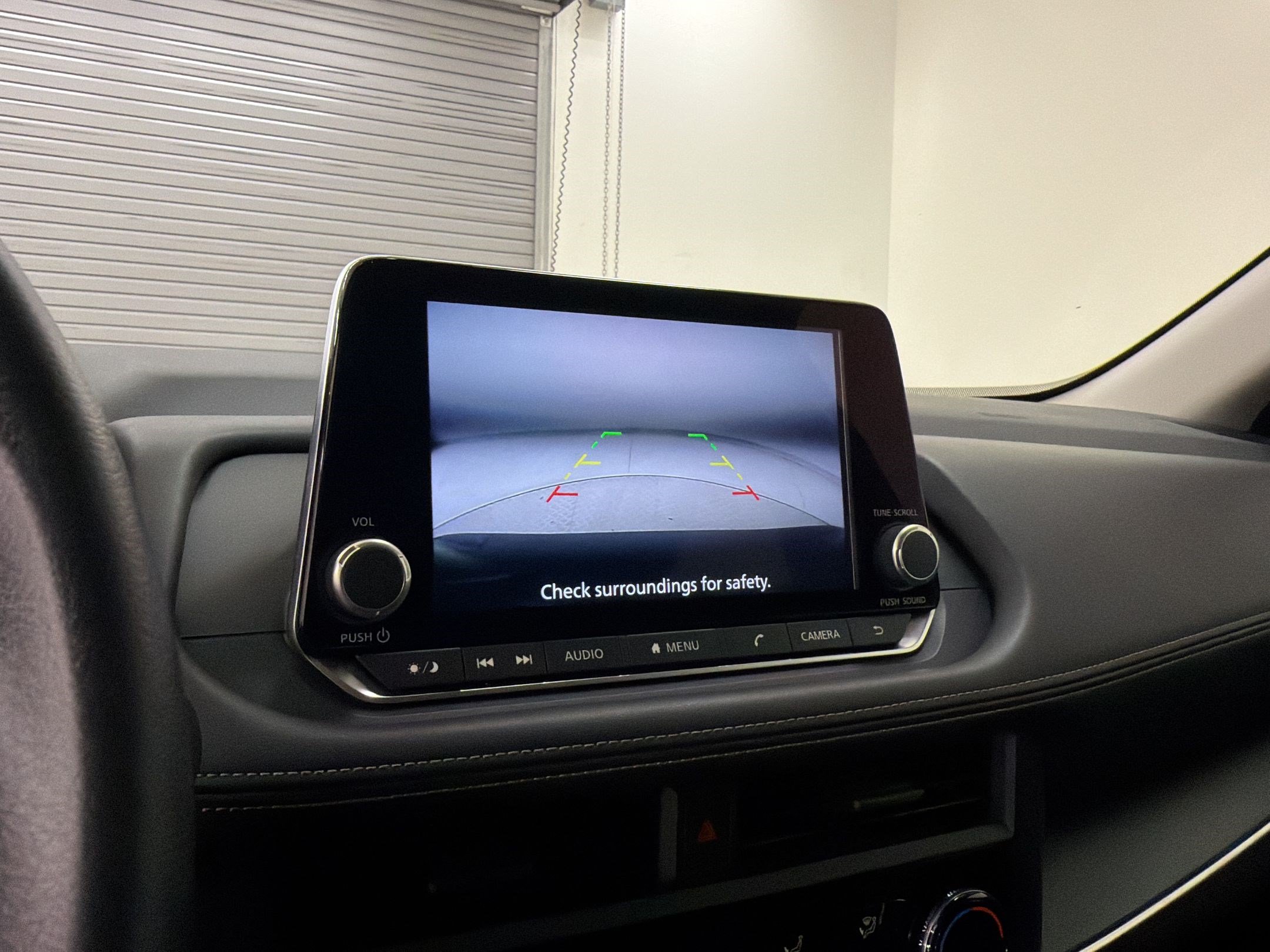 Used 2025 Nissan Rogue S AWD/4WD image 20