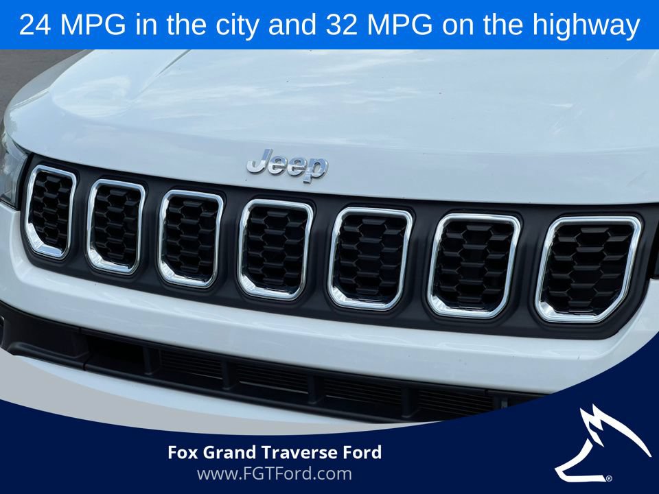 Used 2024 Jeep Compass Latitude AWD/4WD image 33