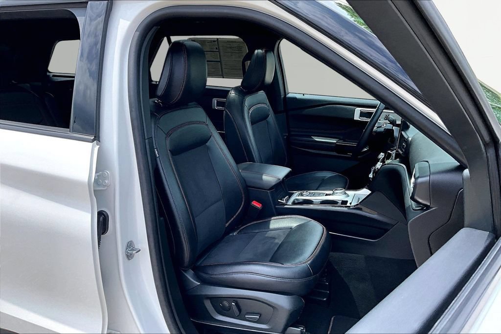 Certified 2024 Ford Explorer ST-Line w/ Class IV Trailer Tow Package AWD/4WD image 7