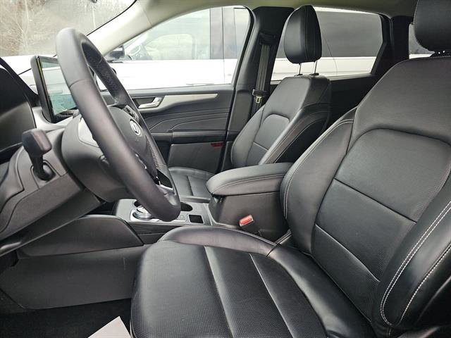 Certified 2025 Ford Escape Platinum image 9