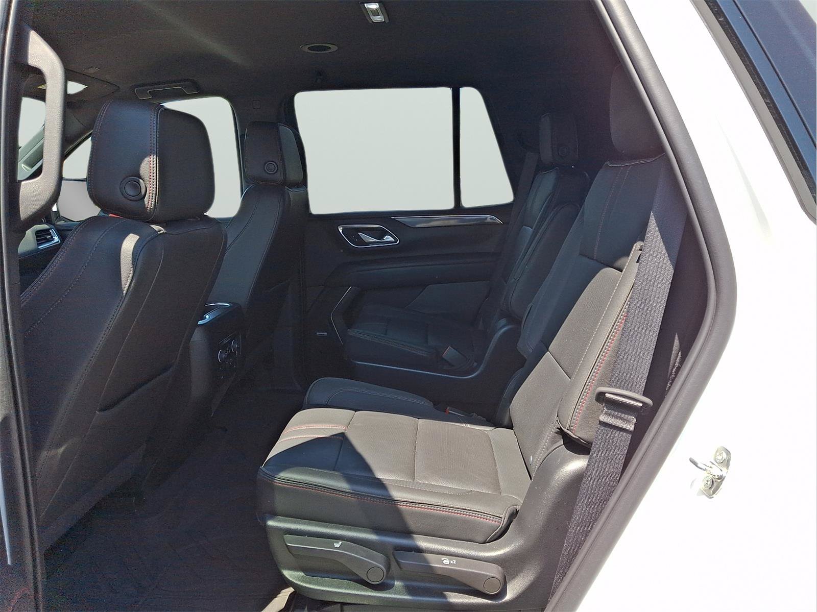 Used 2022 Chevrolet Tahoe RST w/ Luxury Package AWD/4WD image 10