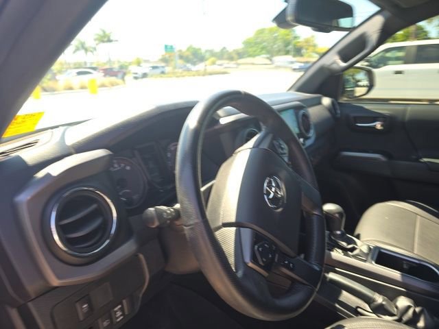 Used 2021 Toyota Tacoma TRD Sport w/ Technology Package image 8