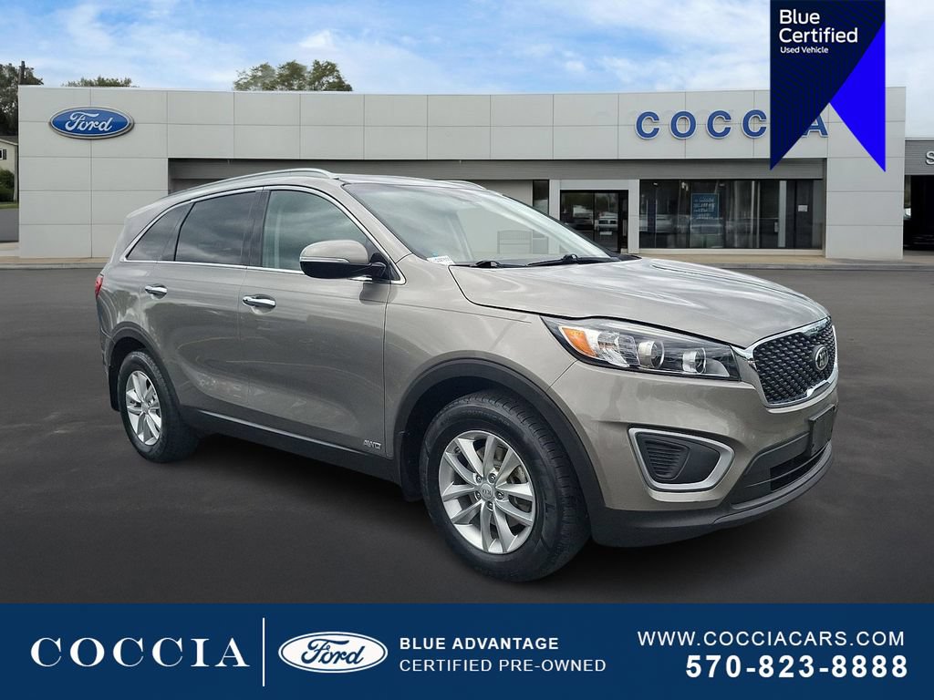 Used 2017 Kia Sorento AWD w/ LX Convenience Package image 3