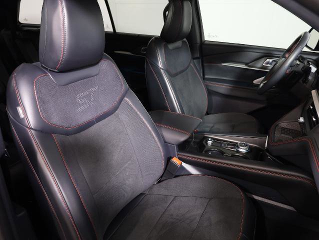 Certified 2025 Ford Explorer ST AWD/4WD image 9