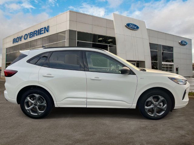 Certified 2023 Ford Escape ST-Line AWD/4WD image 6