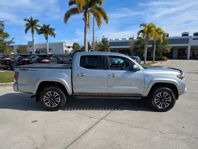 Used 2022 Toyota Tacoma TRD Sport image 3