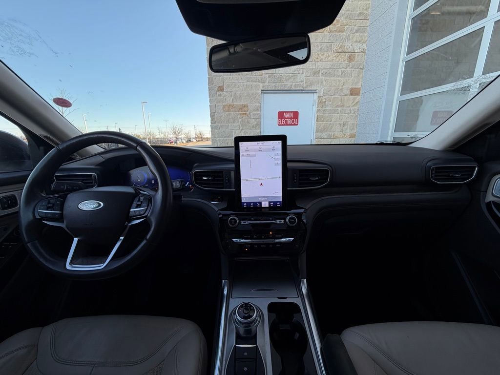 Certified 2023 Ford Explorer Platinum w/ Technology Package image 26