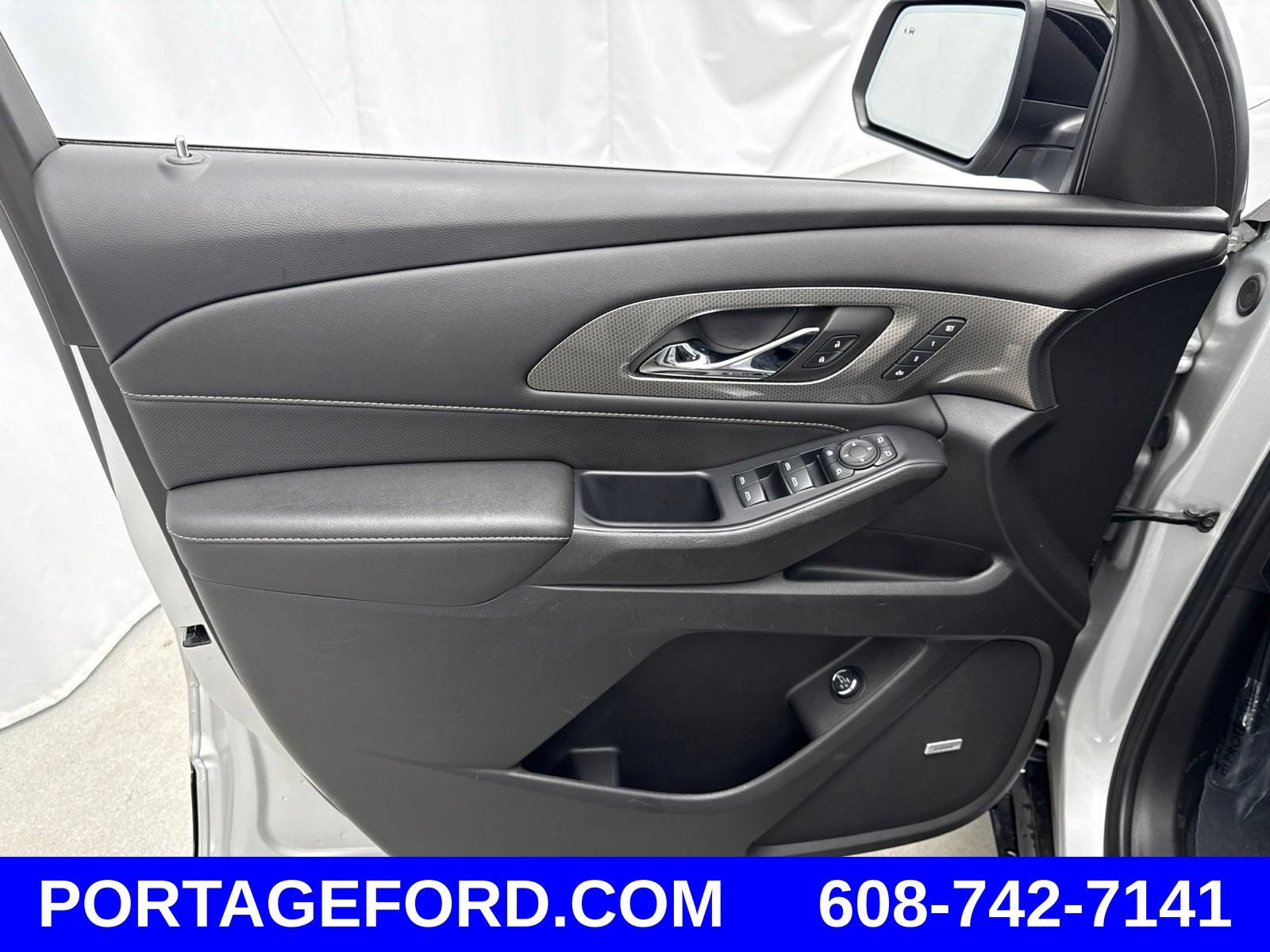 Used 2022 Chevrolet Traverse Premier w/ Redline Edition AWD/4WD image 12