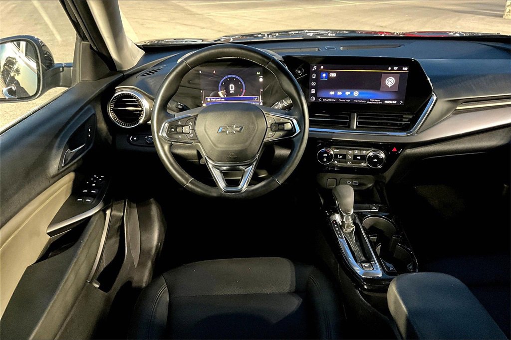 Used 2024 Chevrolet Trax ACTIV w/ Driver Confidence Package image 5