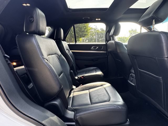 Certified 2018 Ford Explorer XLT w/ Equipment Group 202A AWD/4WD image 37