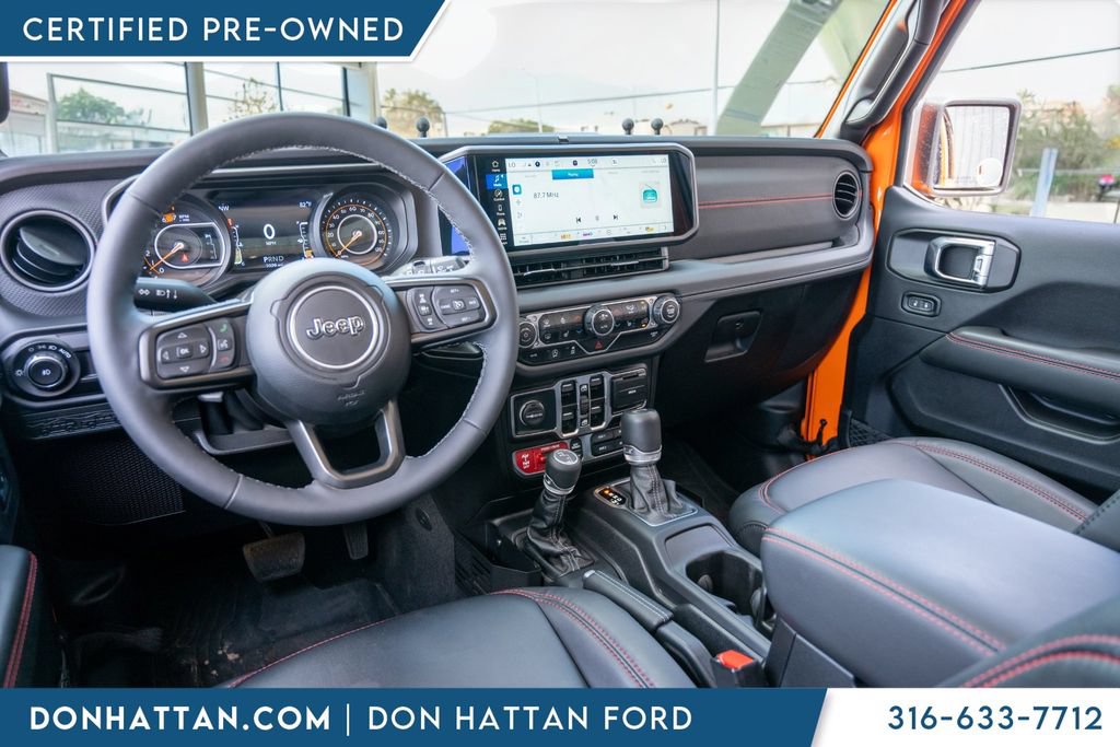 Used 2025 Jeep Wrangler Unlimited Rubicon w/ Convenience Group AWD/4WD image 25