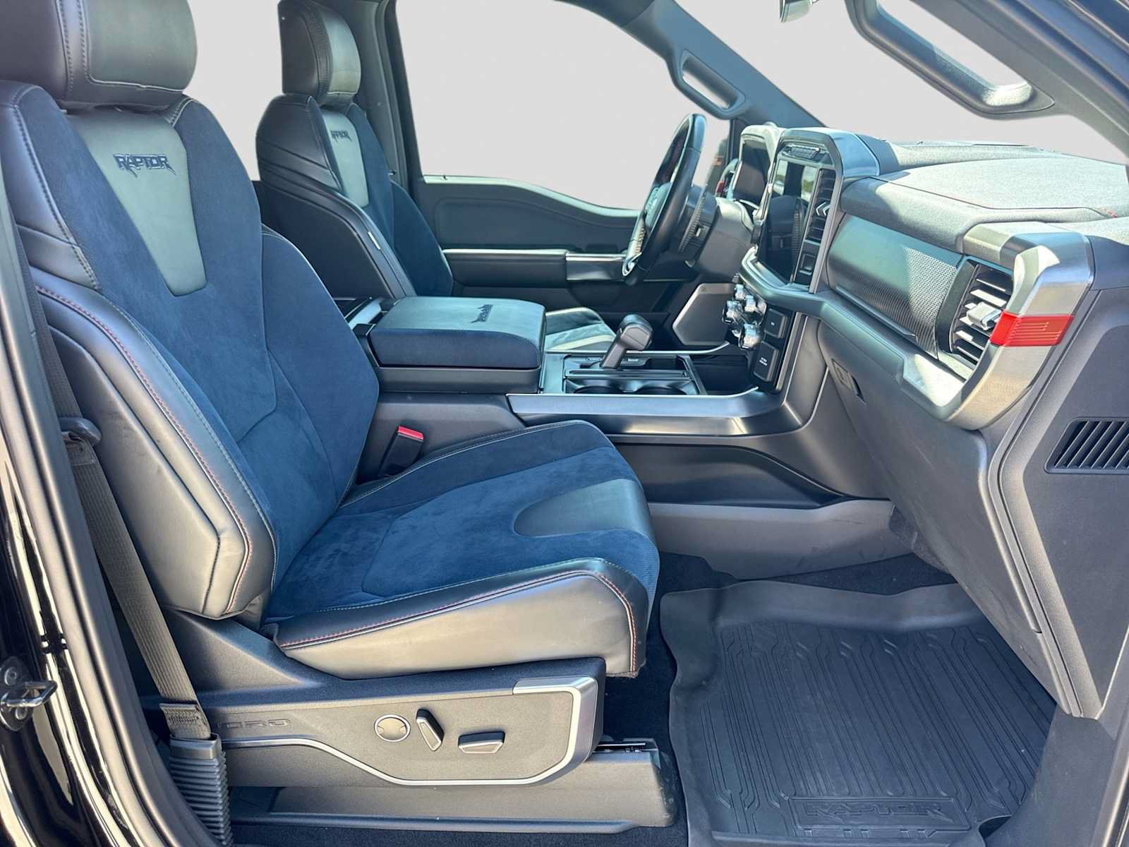 Certified 2023 Ford F150 Raptor w/ Raptor 37 Performance Package AWD/4WD image 22