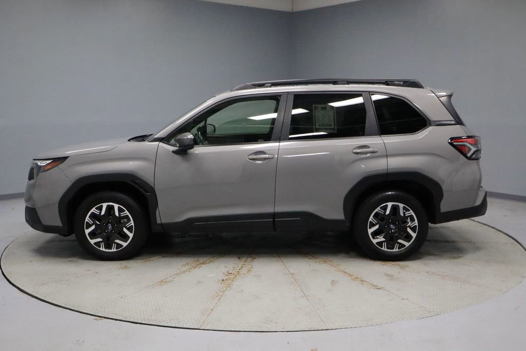 Used 2025 Subaru Forester Premium w/ Convenience Package #1 image 2