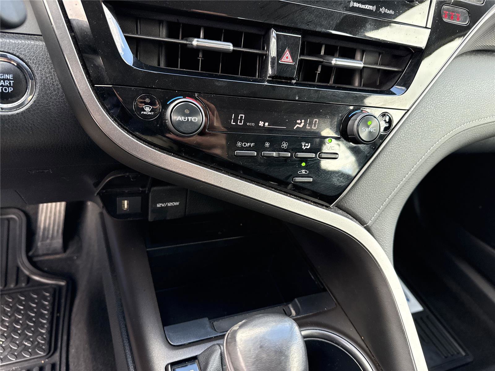 Used 2021 Toyota Camry XSE image 13