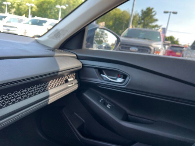 Used 2025 Honda Accord SE image 24