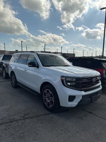 Certified 2025 Ford Expedition Active image 5