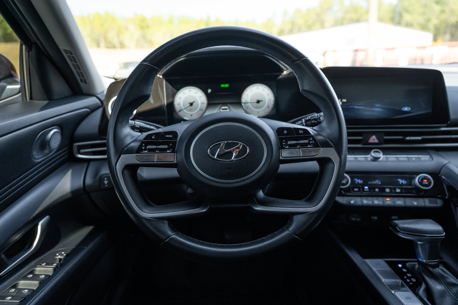 Used 2023 Hyundai Elantra SEL w/ Convenience Package FWD image 22