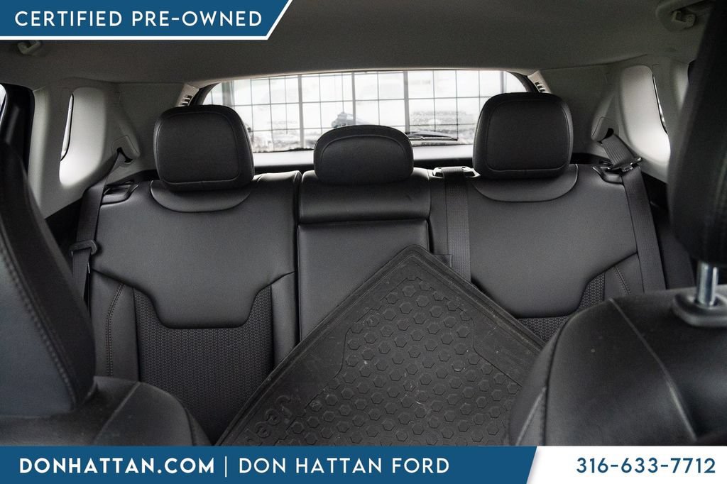 Used 2022 Jeep Compass Trailhawk w/ Trailhawk Convenience Group AWD/4WD image 27