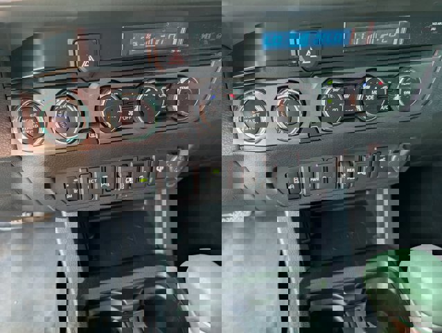 Used 2023 Toyota Tacoma TRD Off-Road w/ Technology Package AWD/4WD image 16