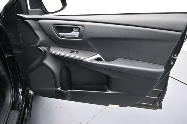 Used 2017 Toyota Camry LE FWD image 31