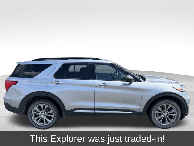Certified 2022 Ford Explorer XLT w/ Equipment Group 202A AWD/4WD image 1