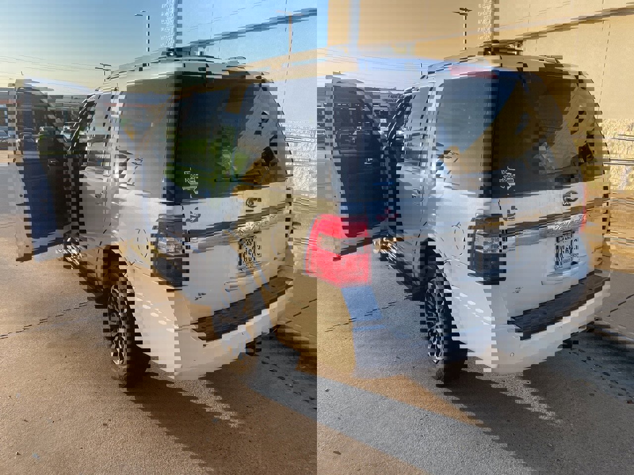 Certified 2017 Ford Expedition XLT w/ Equipment Group 201A image 12