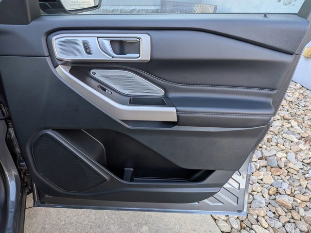 Certified 2023 Ford Explorer Limited w/ Limited Technology Package image 39