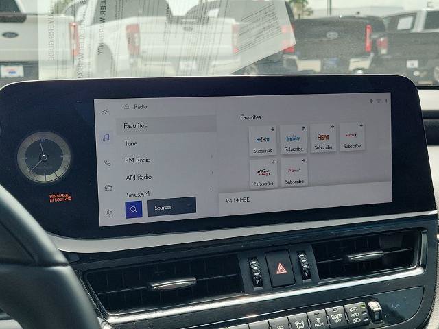 Used 2025 Lexus ES 350 Ultra Luxury w/ Accessory Package (Z1) FWD image 29