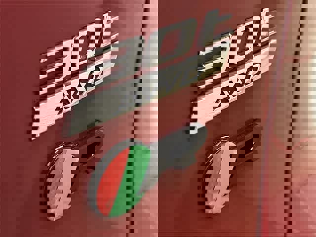 Used 2020 Jaguar F-PACE R-Sport image 30