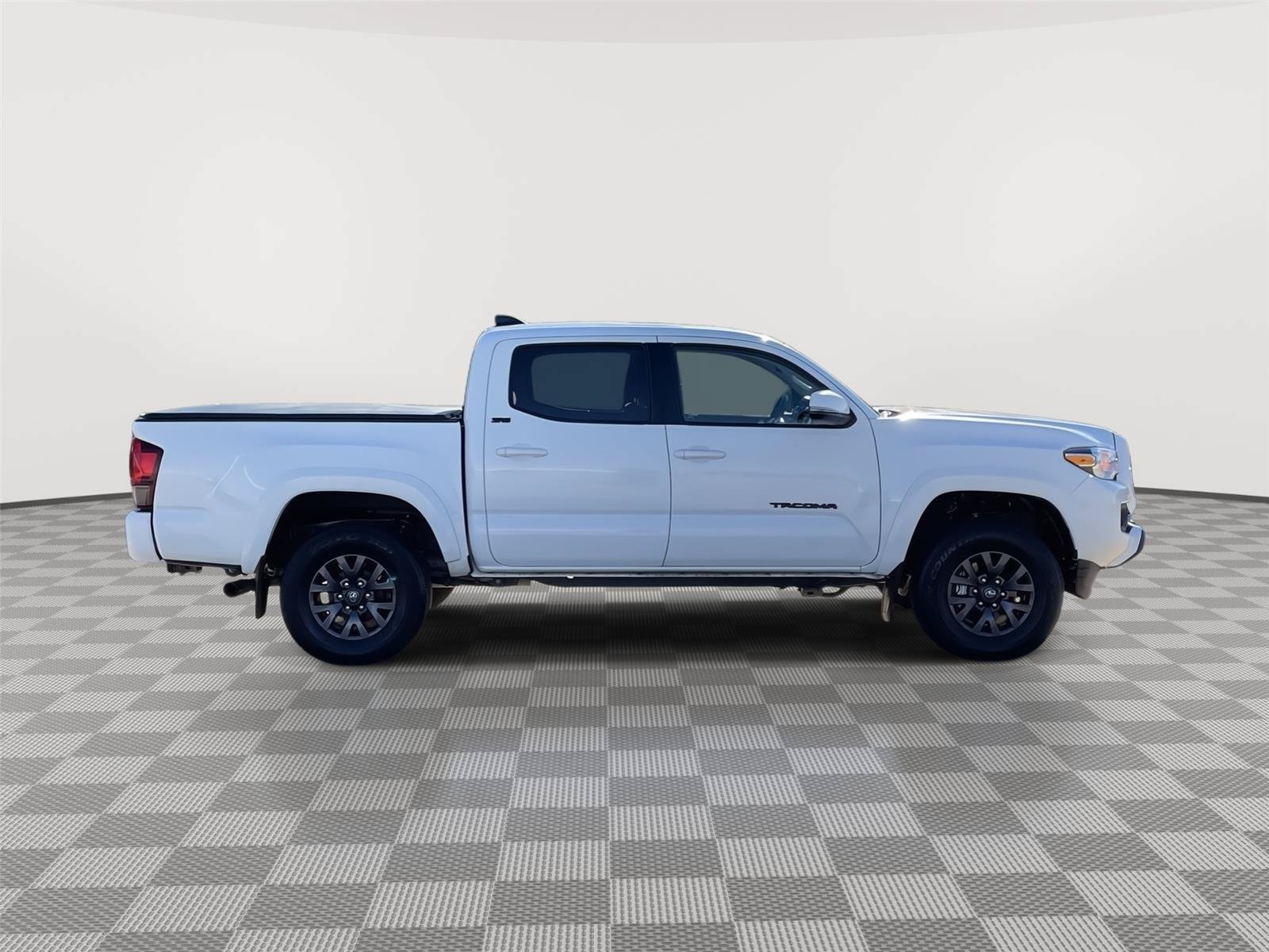 Used 2023 Toyota Tacoma SR5 w/ Technology Package AWD/4WD image 6