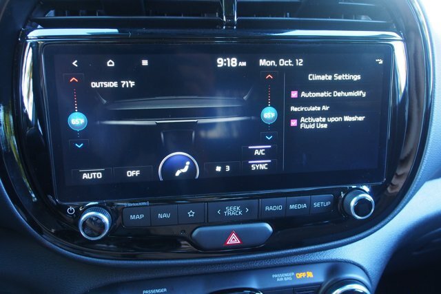Used 2025 Kia Soul EX FWD image 31