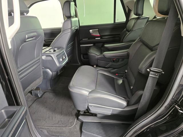 Certified 2025 Ford Expedition Platinum AWD/4WD image 18